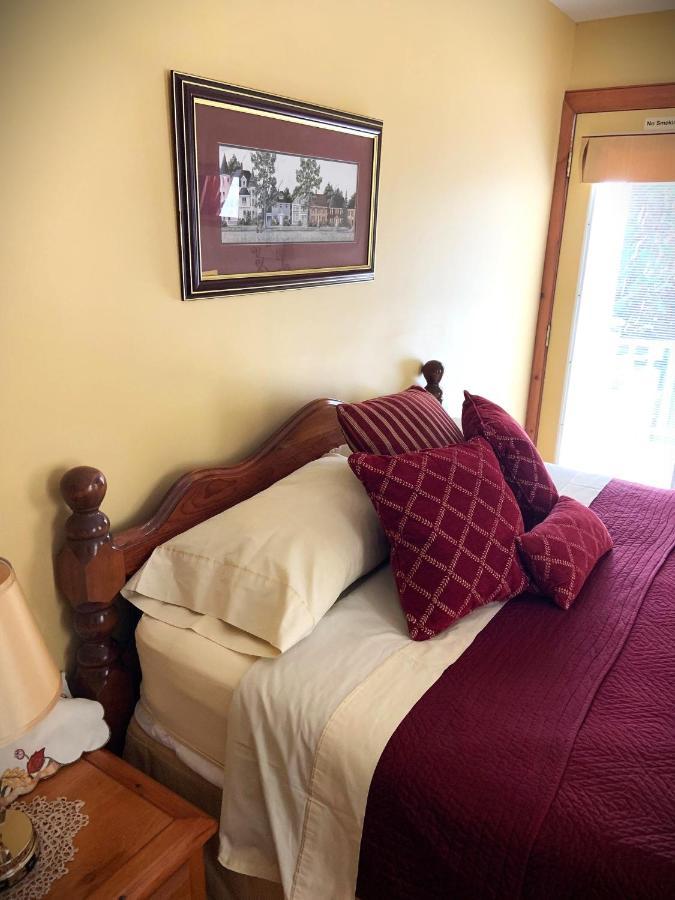 Weatherpine Inn Niagara-on-the-Lake Esterno foto