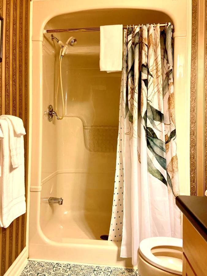 Weatherpine Inn Niagara-on-the-Lake Esterno foto