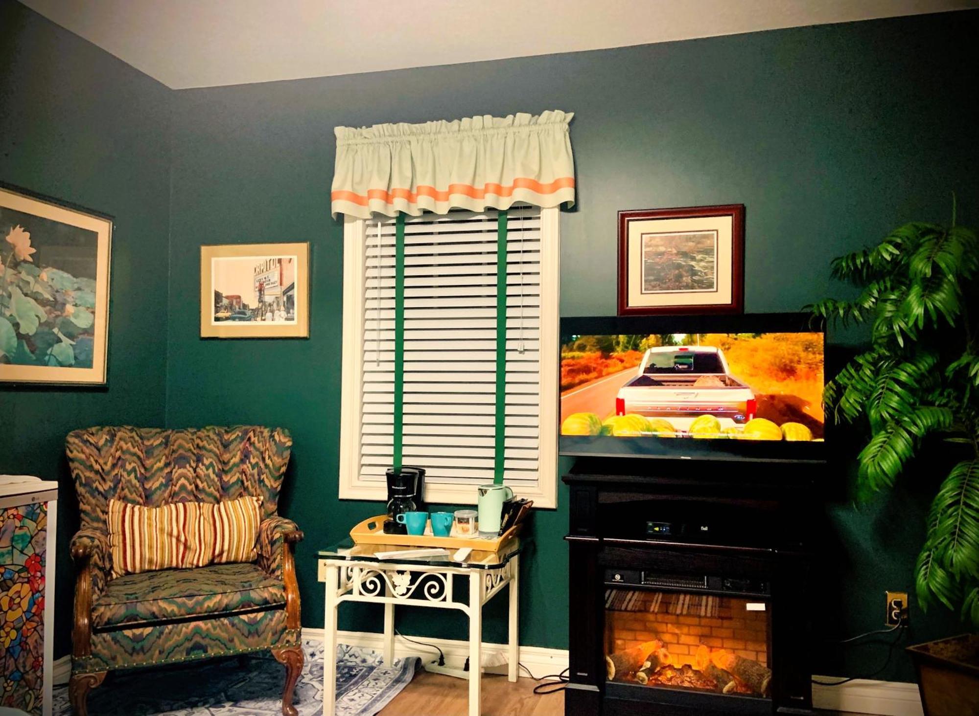 Weatherpine Inn Niagara-on-the-Lake Esterno foto