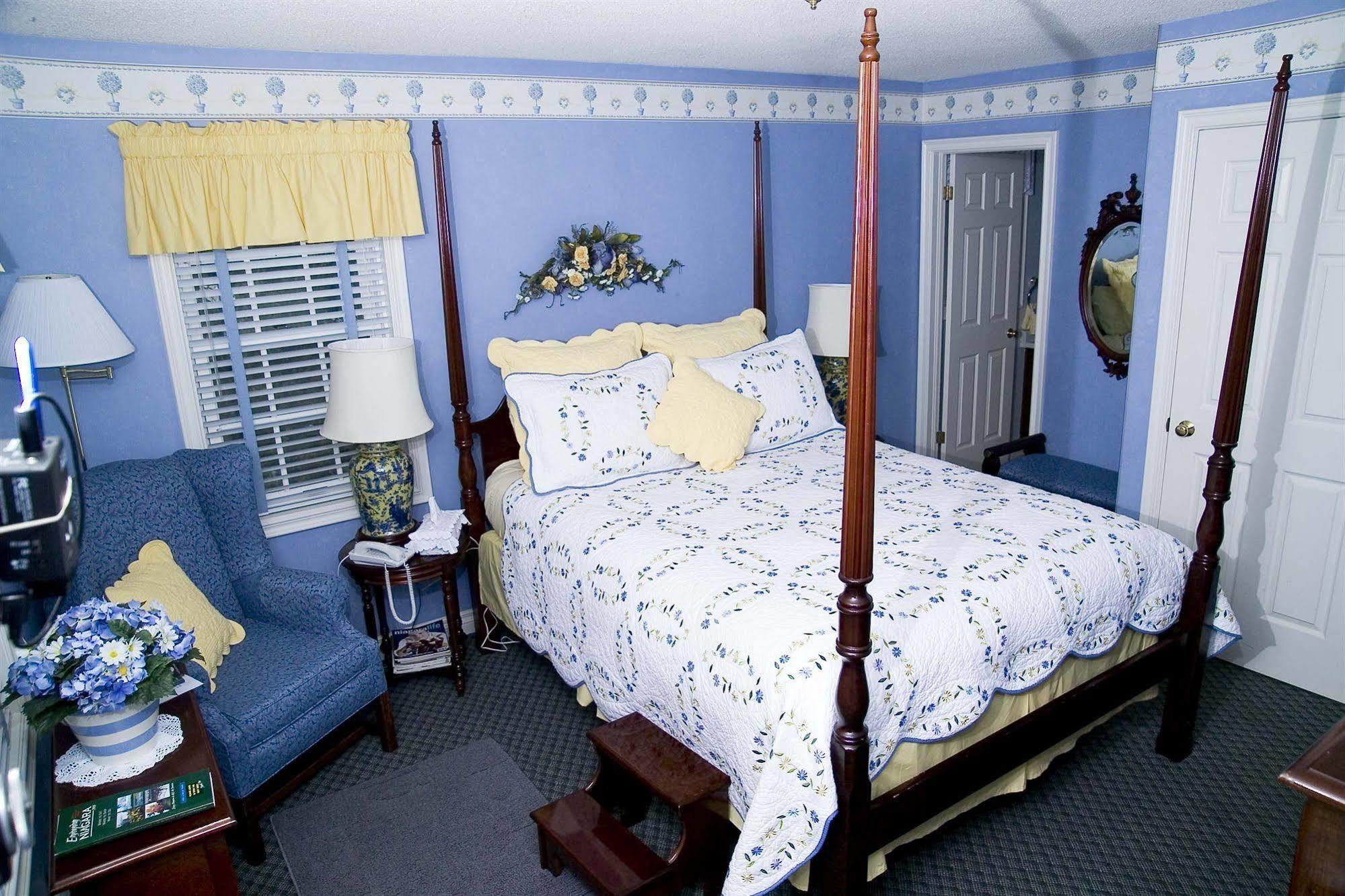 Weatherpine Inn Niagara-on-the-Lake Esterno foto